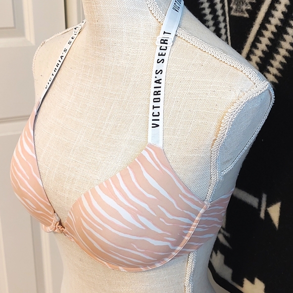 💕GUC Victoria's Secret Ladie's T-Shirt Lightly Lined Demi Underwire Bra, 32D - Picture 2 of 10